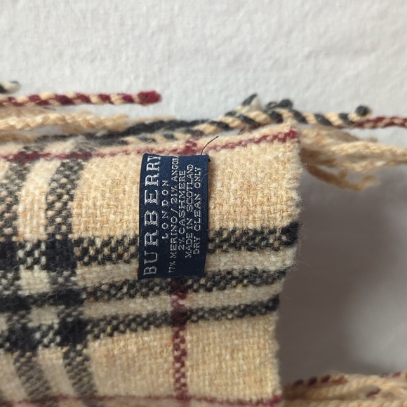 Burberry Scarf - Picture 2 of 4